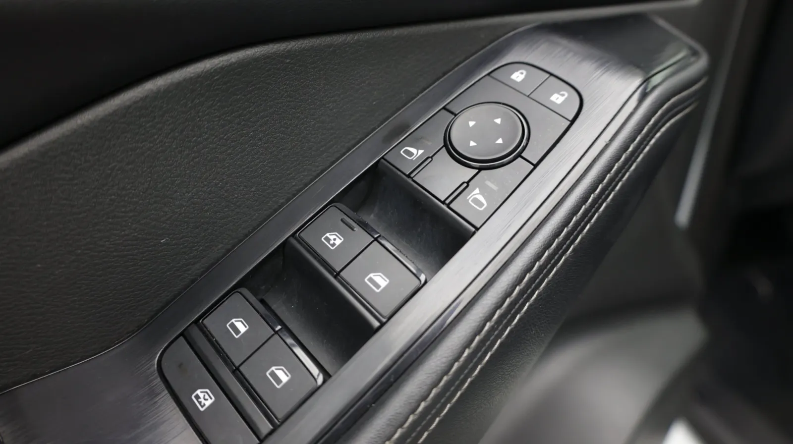 Nissan Rogue photo 13