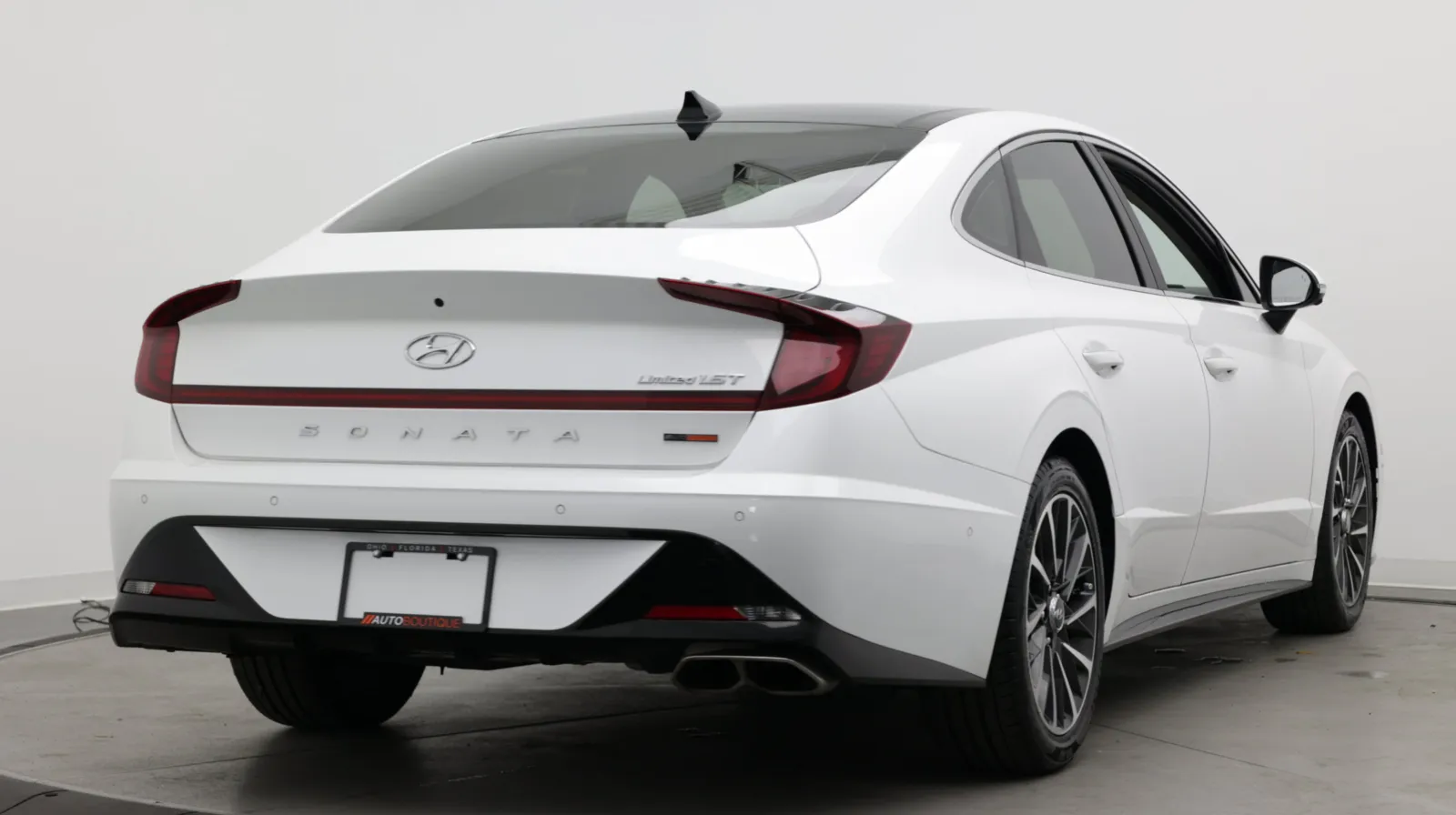 Hyundai Sonata photo 9