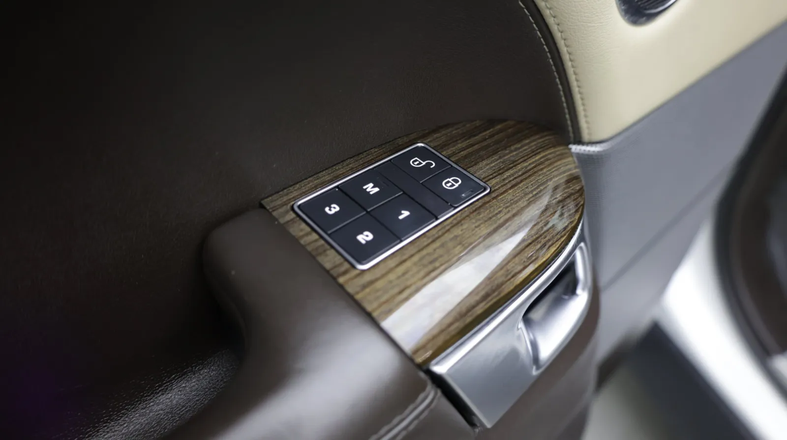 Land Rover Range Rover Sport photo 13