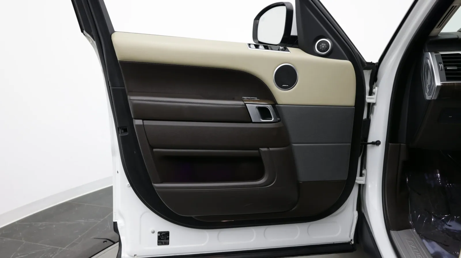 Land Rover Range Rover Sport photo 11
