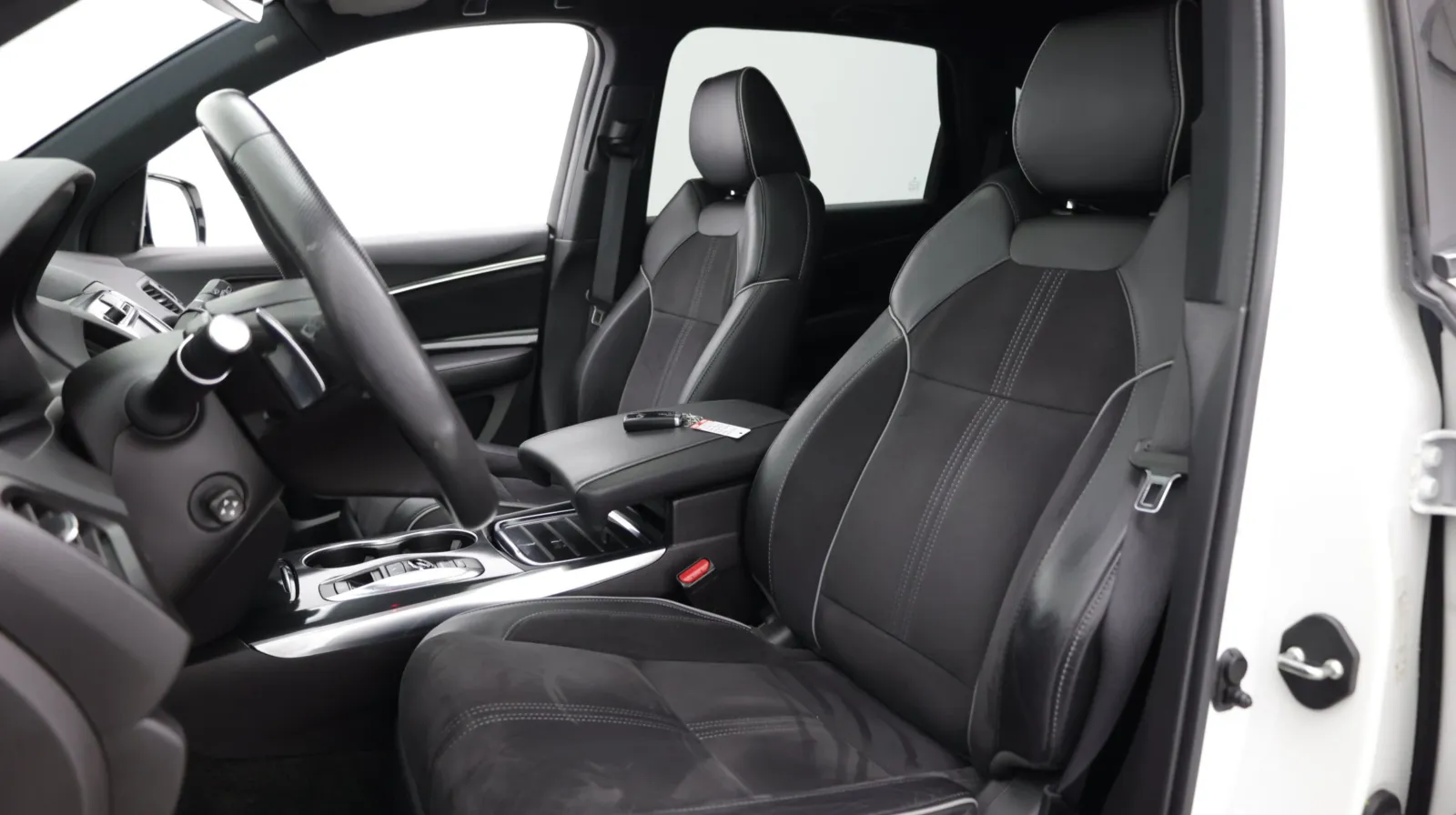 Acura MDX photo 16