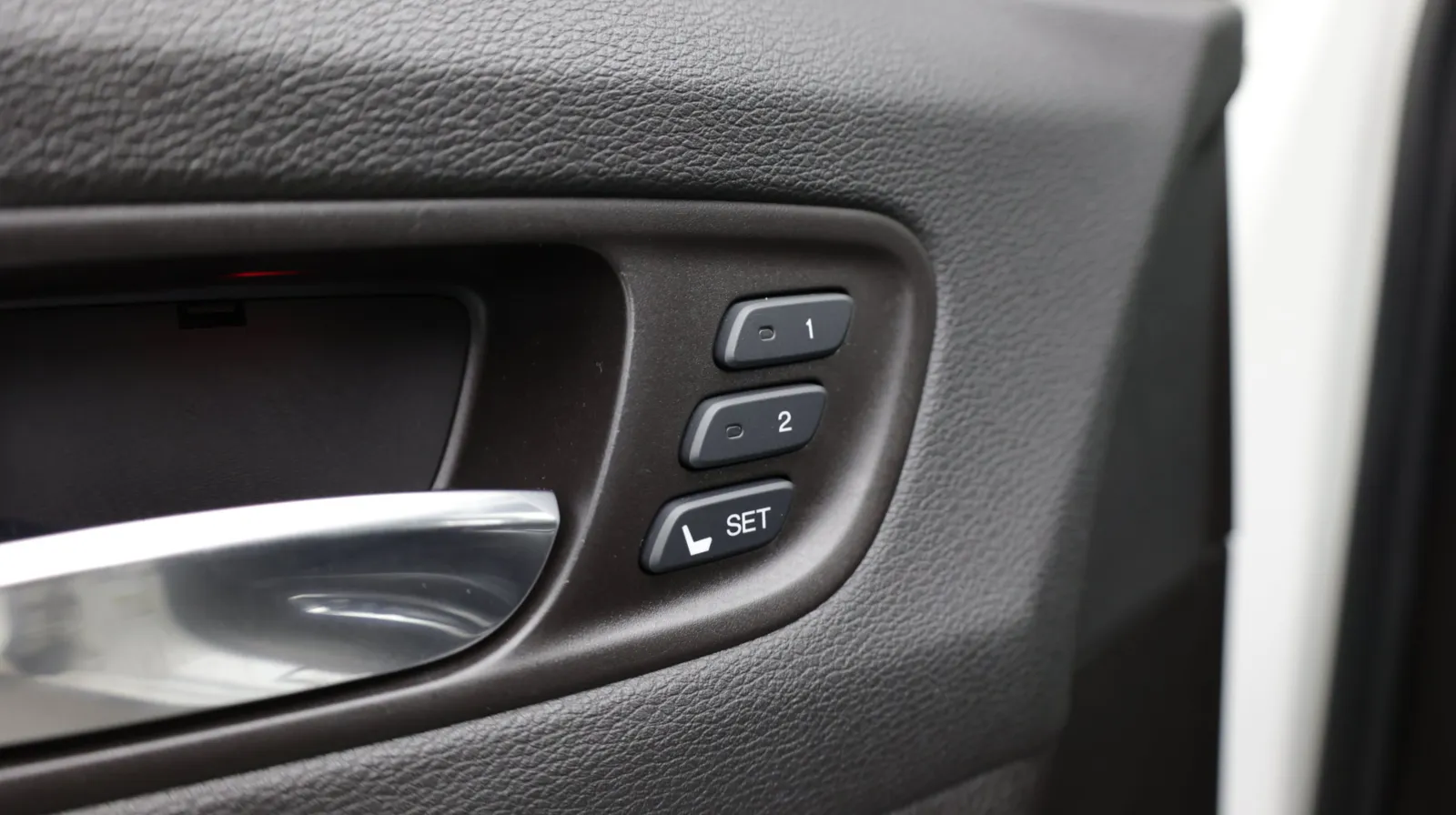 Acura MDX photo 14