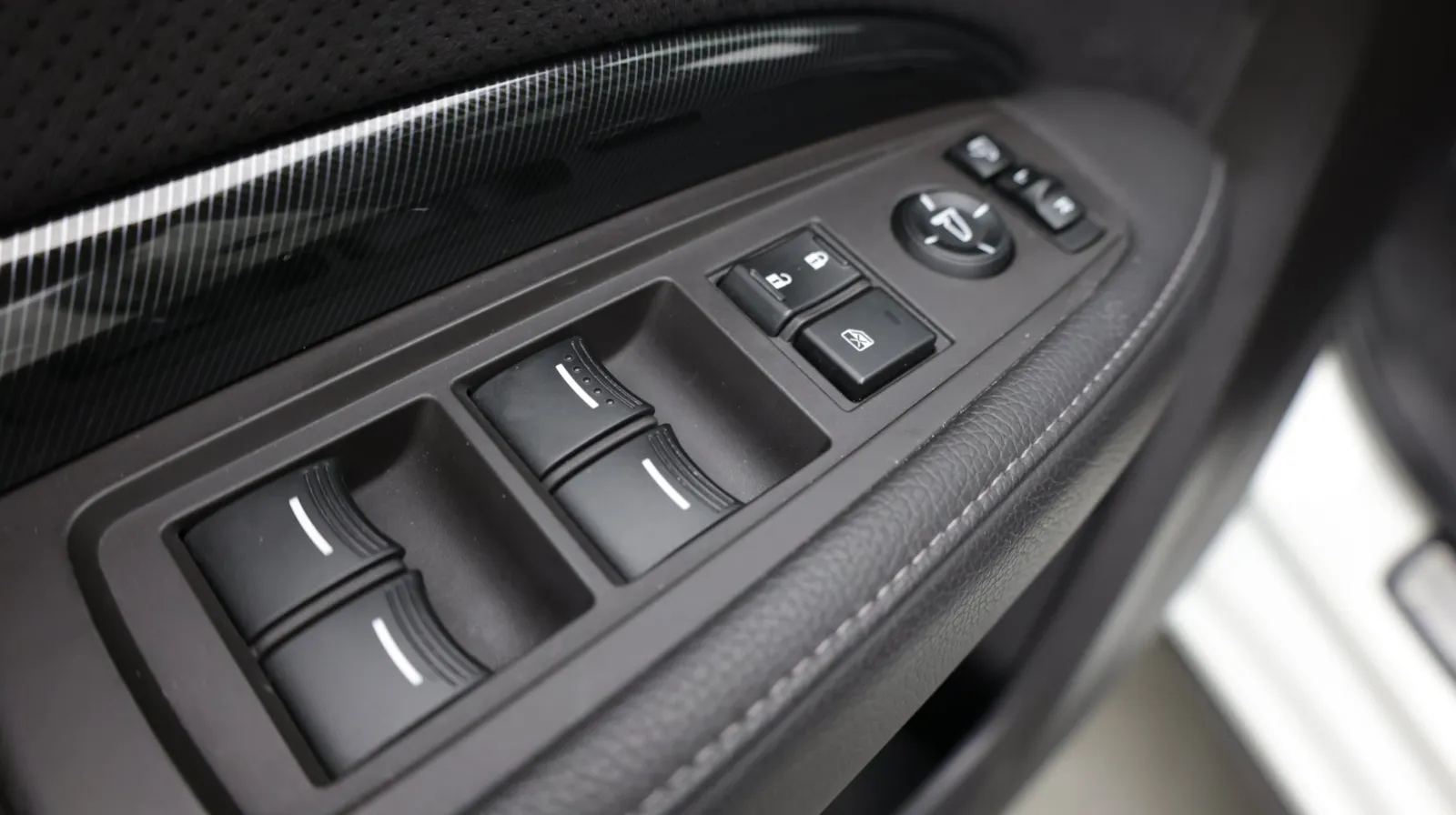 Acura MDX photo 13