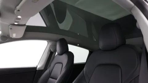 More photos of 2022 Tesla Model Y Long Range at Auto Boutique Florida, FL