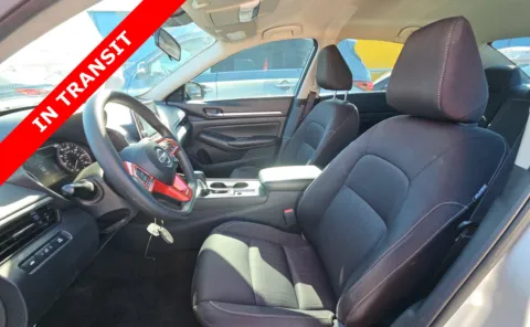 More photos of 2022 Nissan Altima 2.5 SV at Auto Boutique Florida, FL