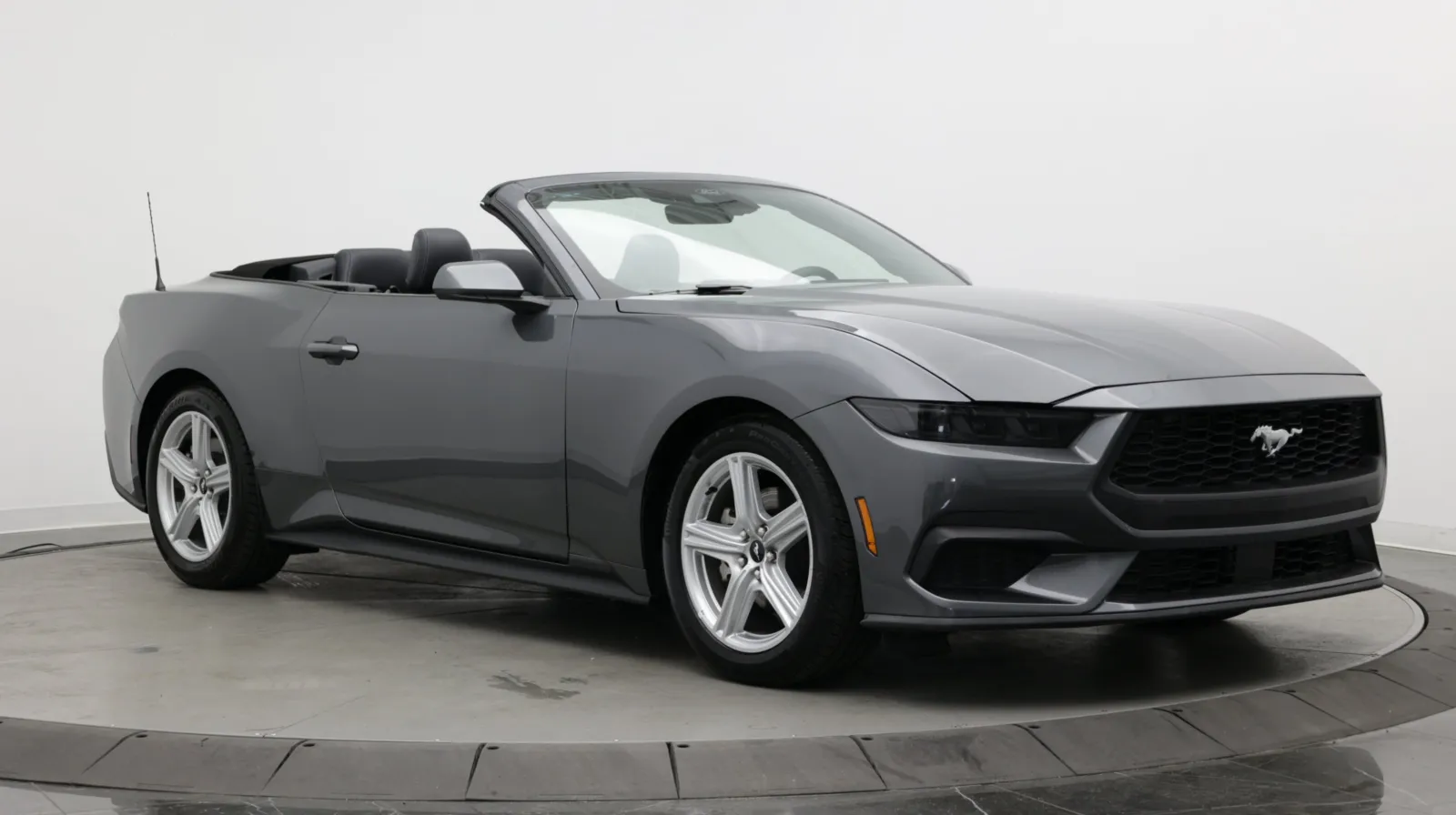 Ford Mustang photo 3