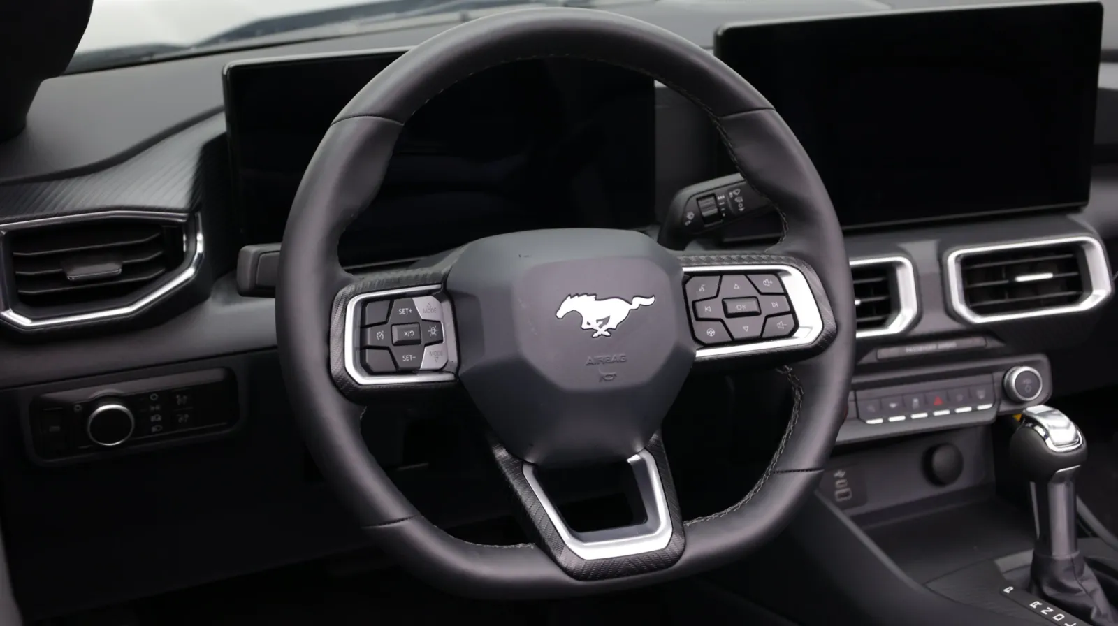 Ford Mustang photo 9