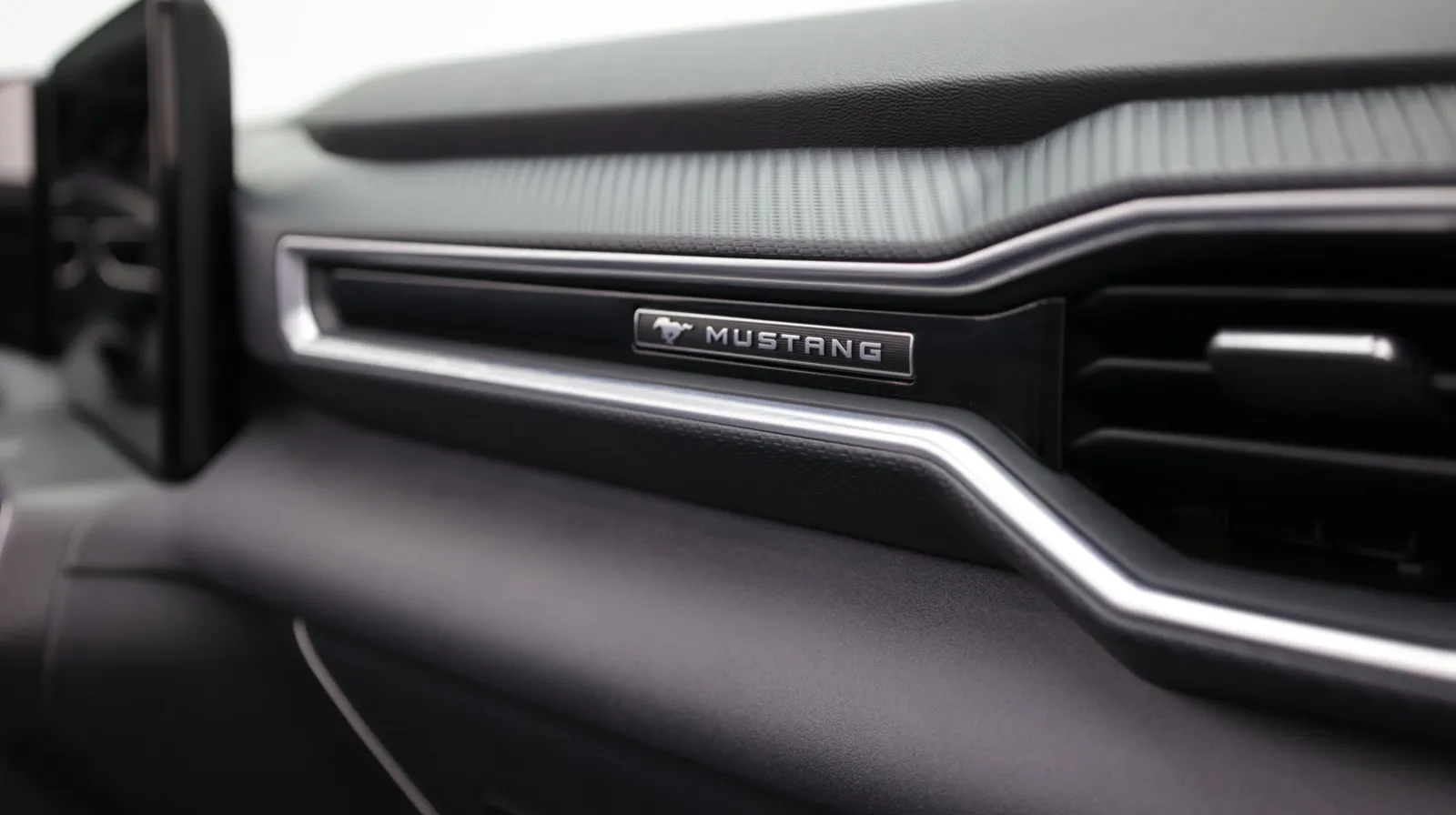 Ford Mustang photo 28