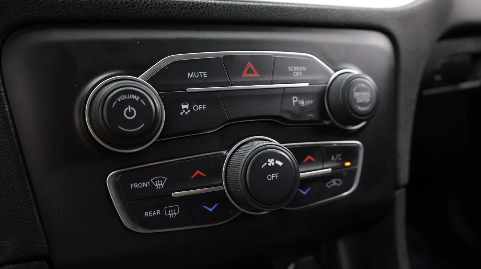 Dodge Charger photo 15