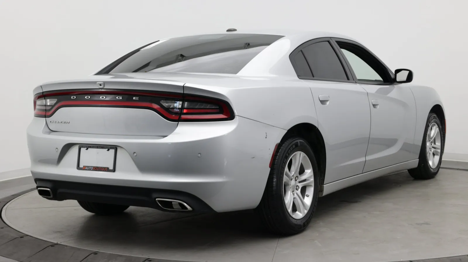 Dodge Charger photo 7
