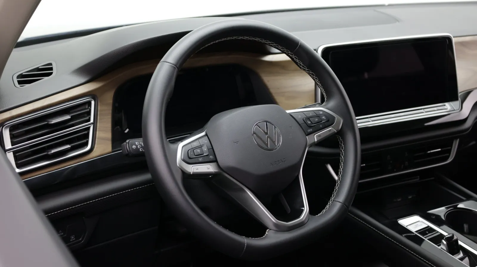 Volkswagen Atlas photo 9