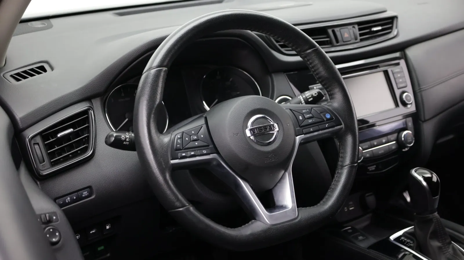 Nissan Rogue photo 11