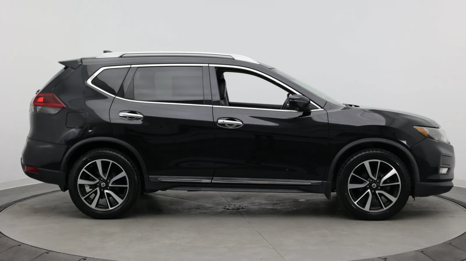 Nissan Rogue photo 9