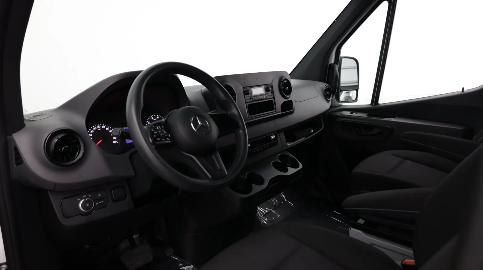 Mercedes-Benz Sprinter photo 10