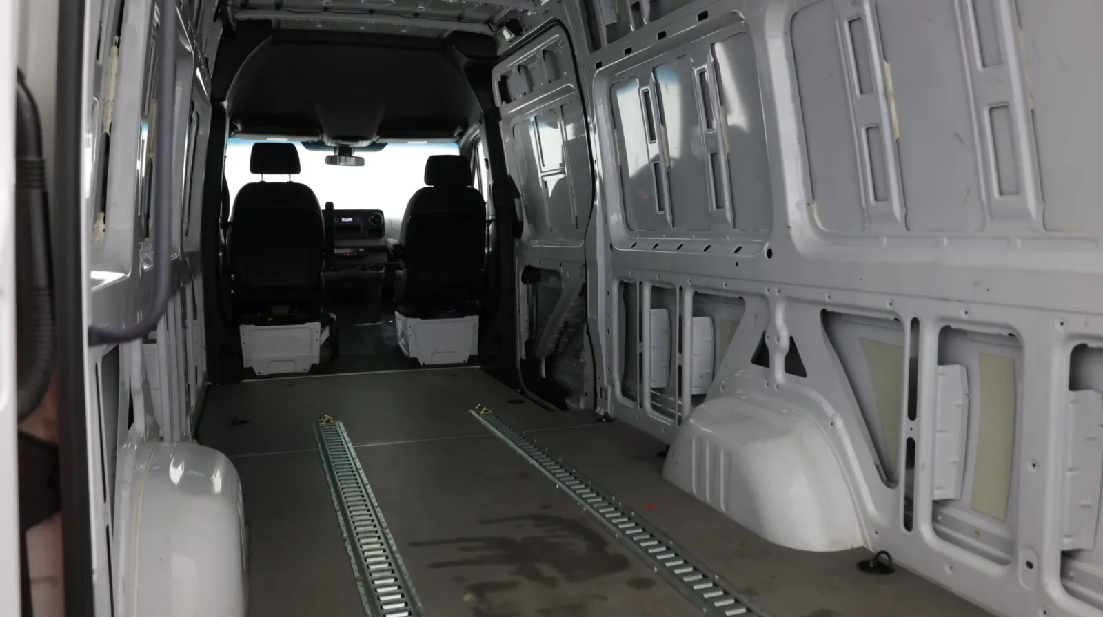 Mercedes-Benz Sprinter photo 25