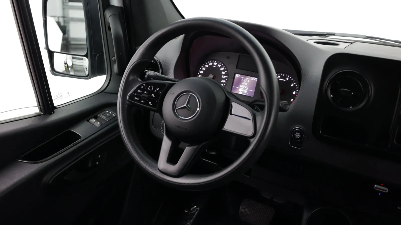 Mercedes-Benz Sprinter photo 21