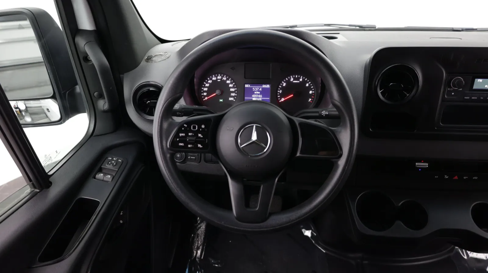 Mercedes-Benz Sprinter photo 20