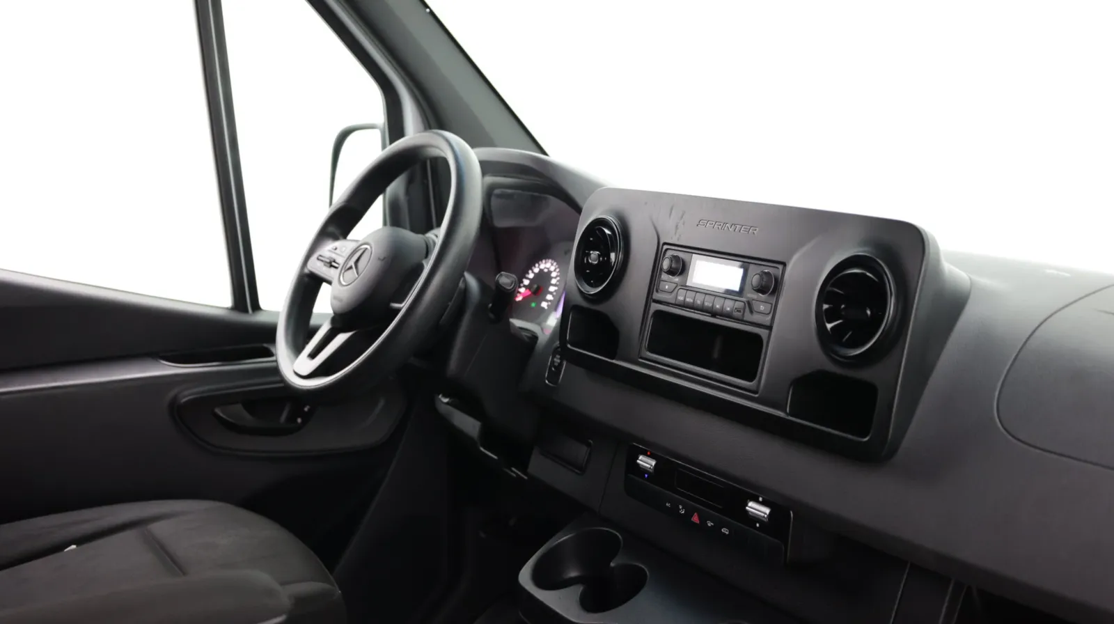 Mercedes-Benz Sprinter photo 29