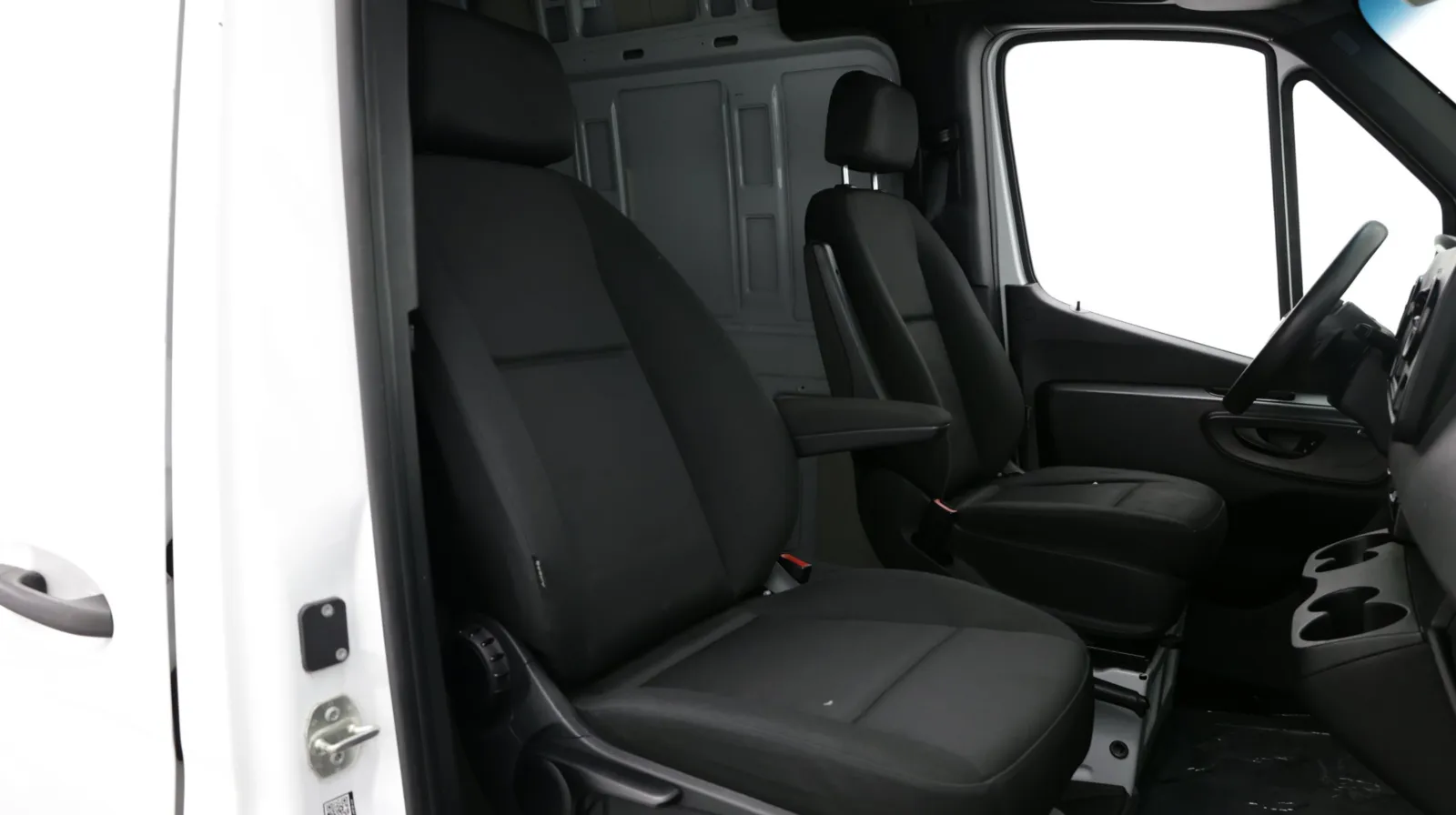Mercedes-Benz Sprinter photo 30