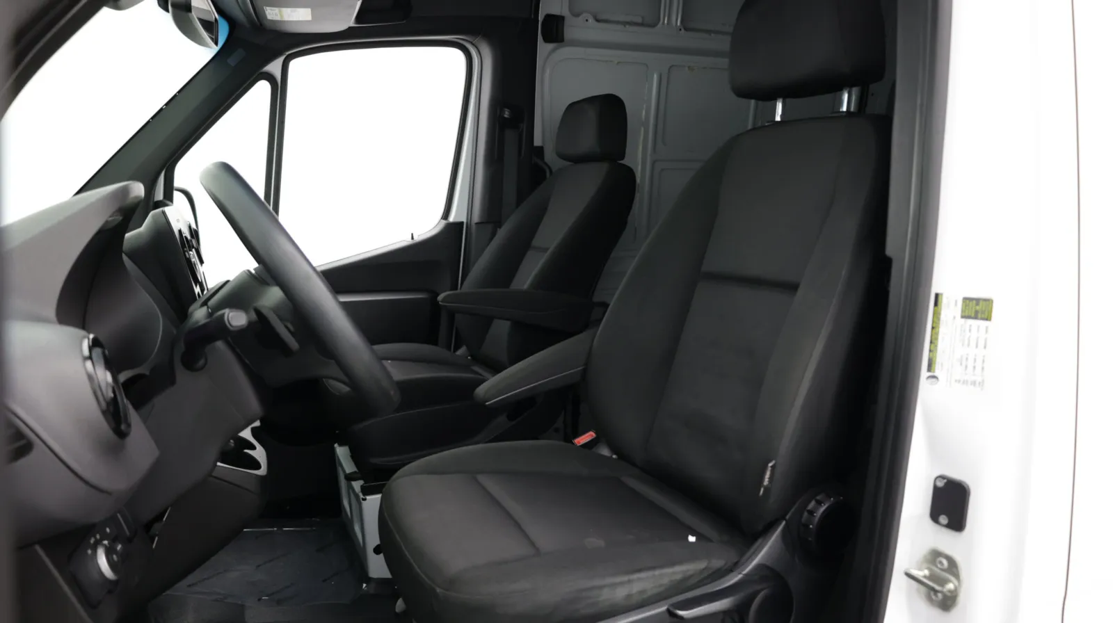 Mercedes-Benz Sprinter photo 12