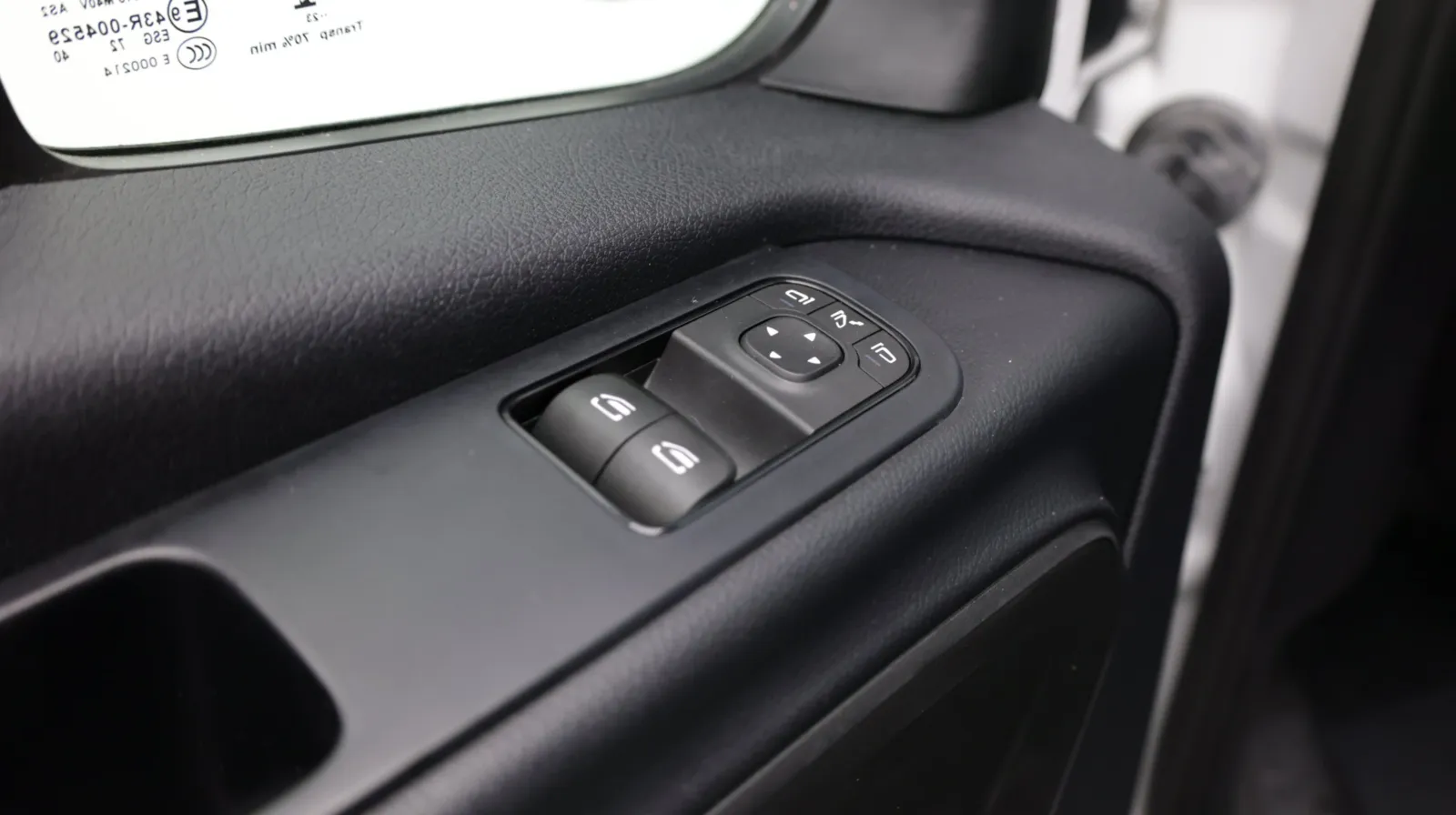 Mercedes-Benz Sprinter photo 11