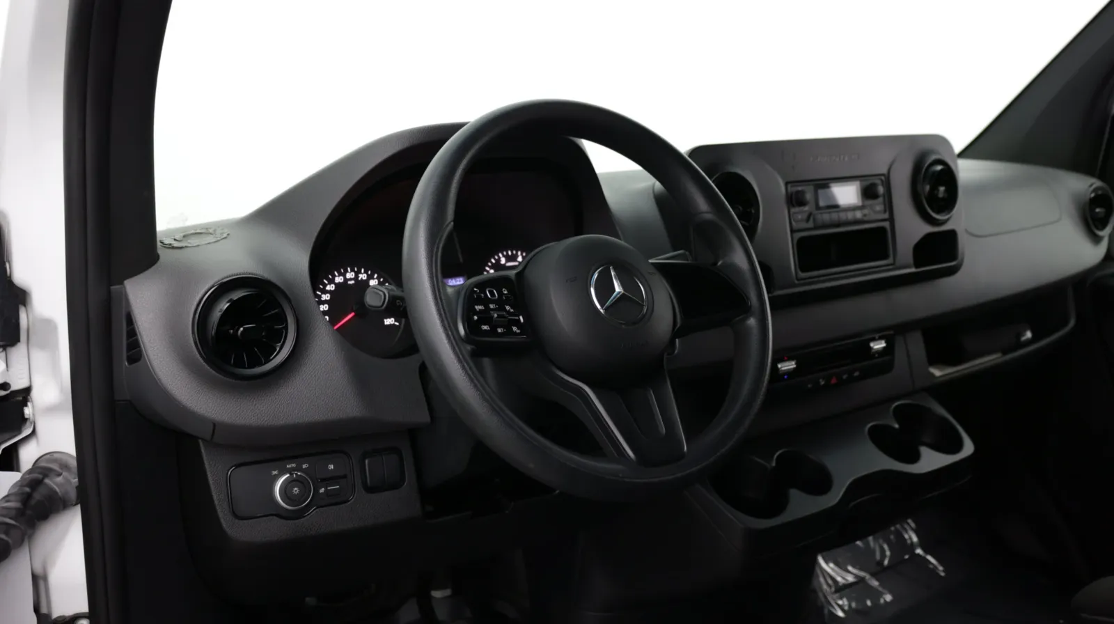 Mercedes-Benz Sprinter photo 8