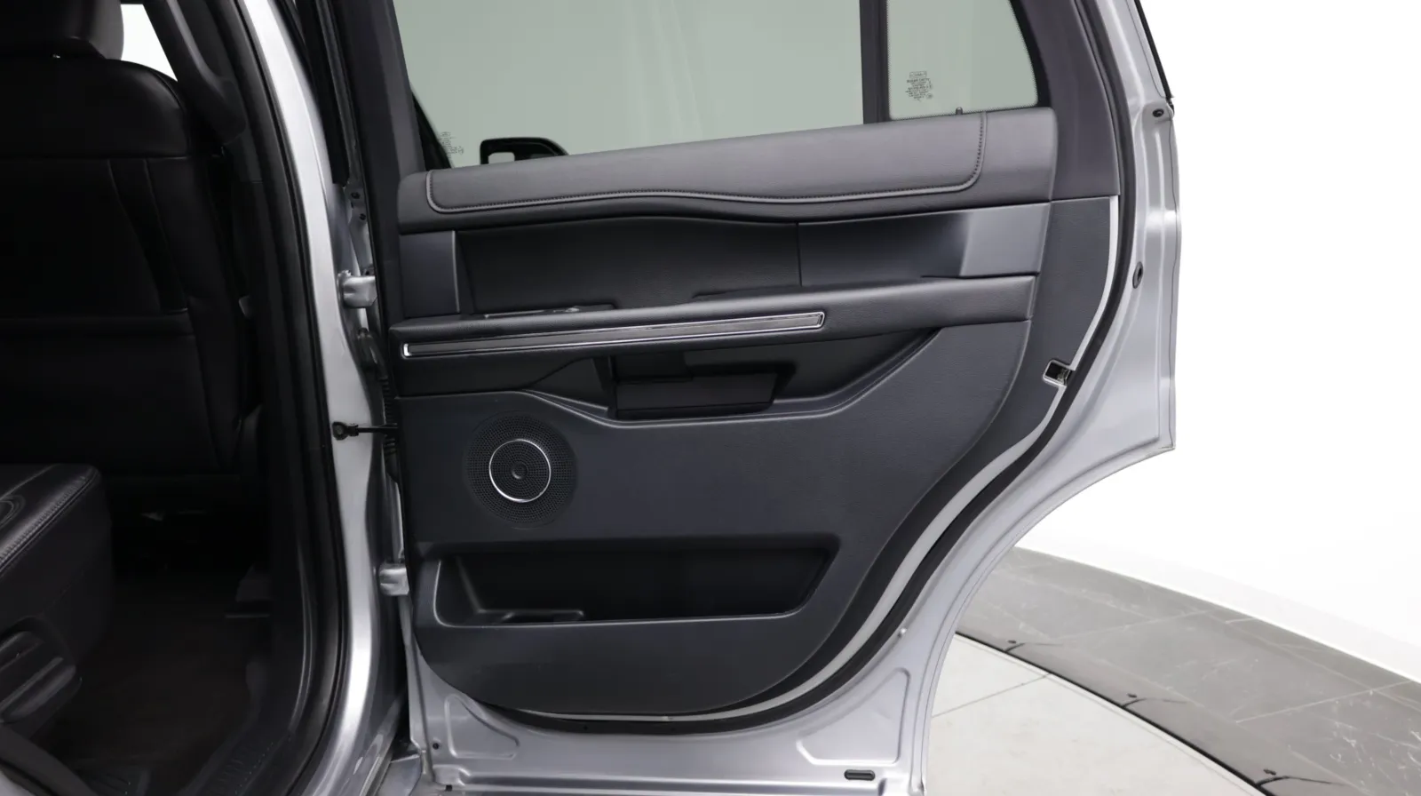 Ford Expedition photo 38
