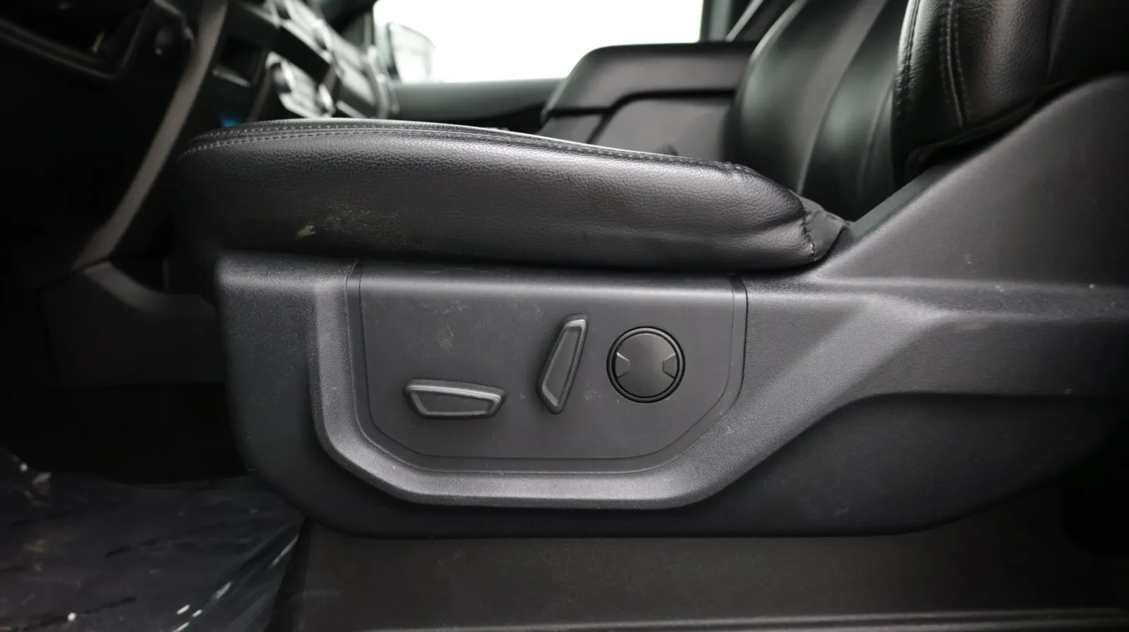 Ford Expedition photo 15