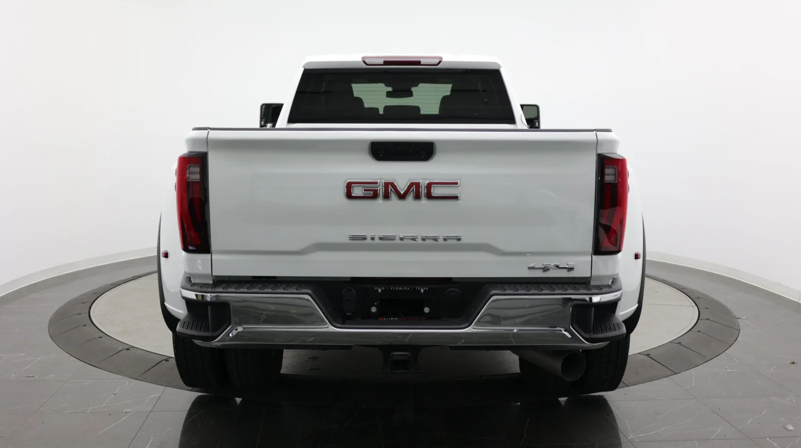 GMC Sierra photo 8