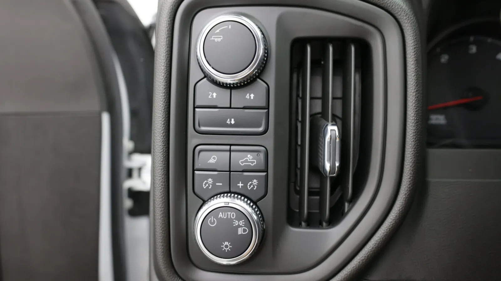 GMC Sierra photo 15