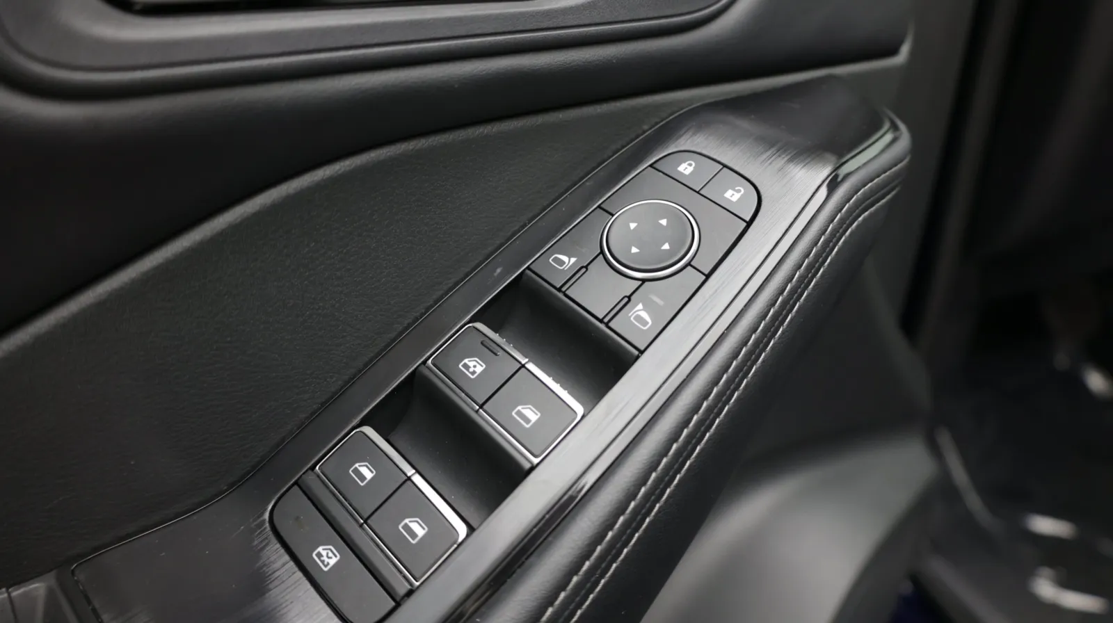 Nissan Rogue photo 12