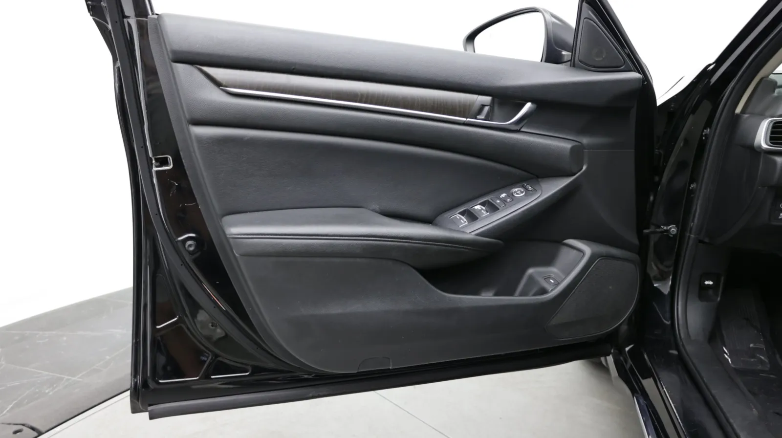 Honda Accord photo 9