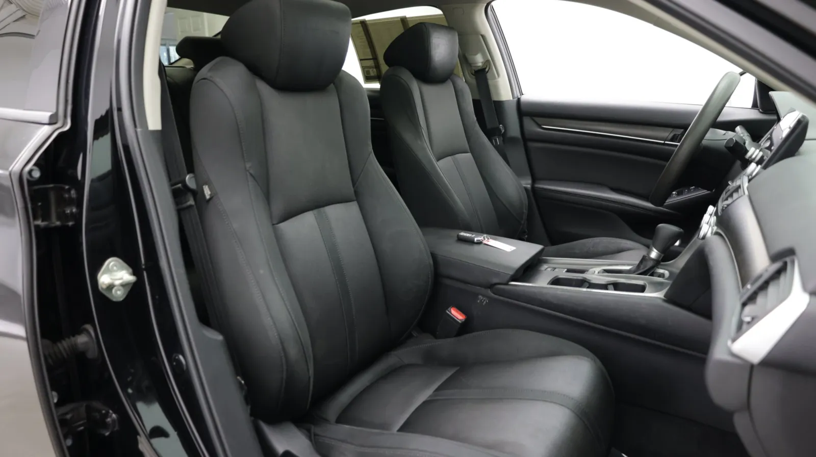 Honda Accord photo 35