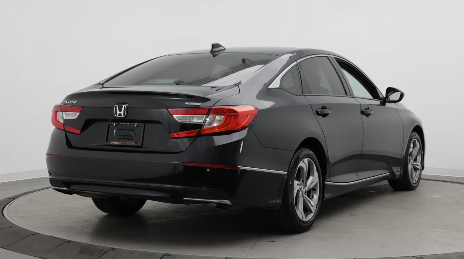 Honda Accord photo 7