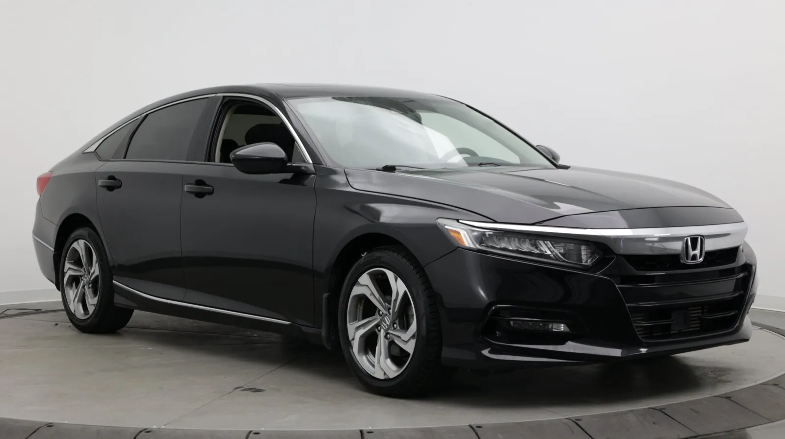 Honda Accord photo 3