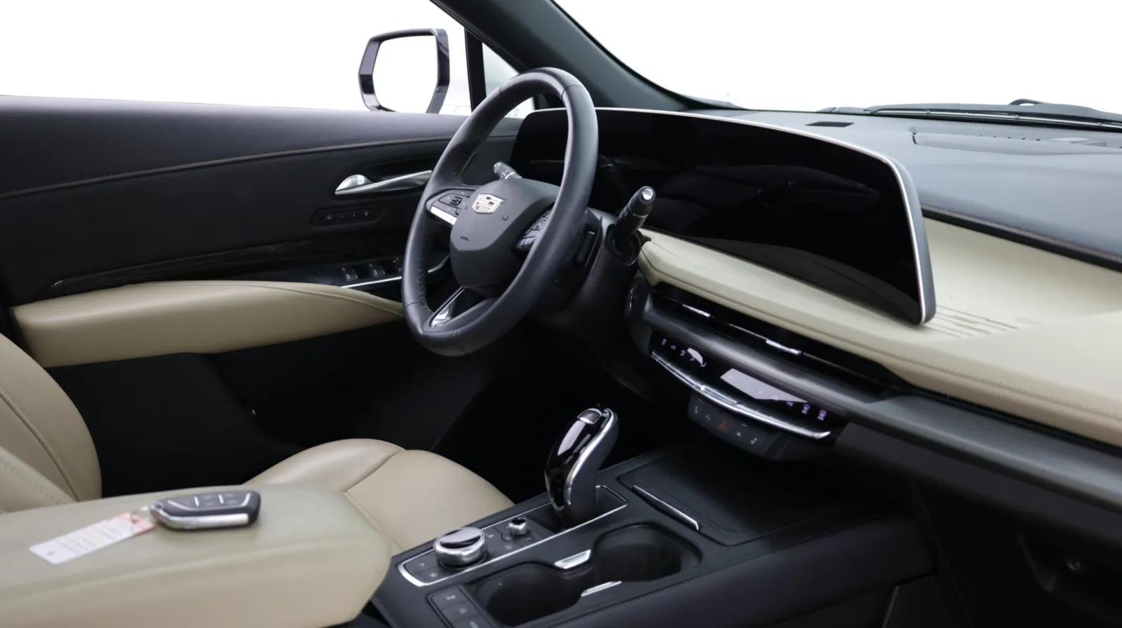 Cadillac XT4 photo 39