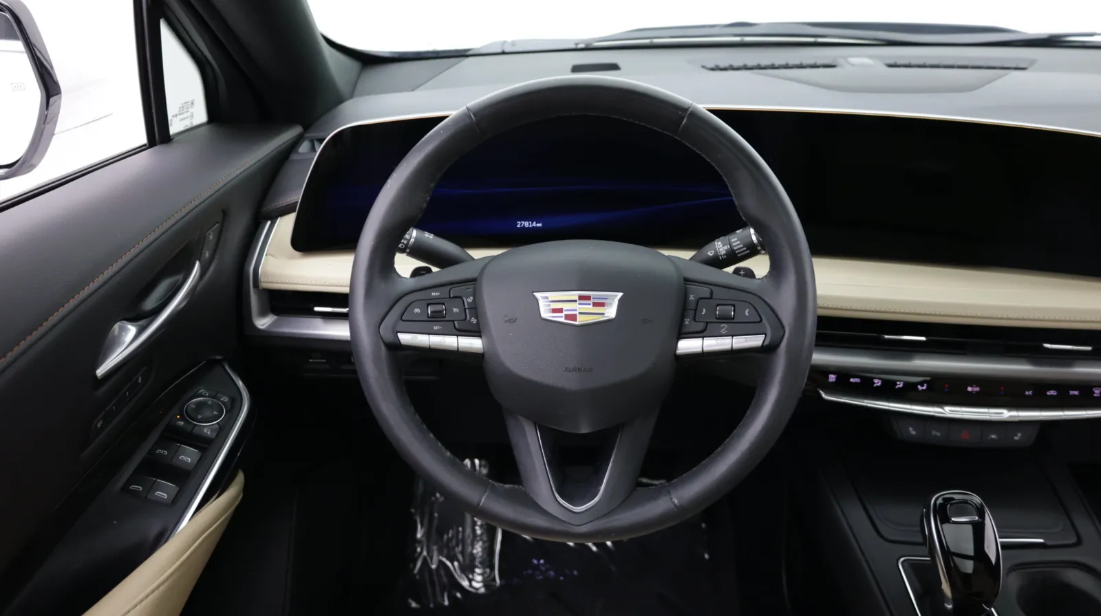 Cadillac XT4 photo 30