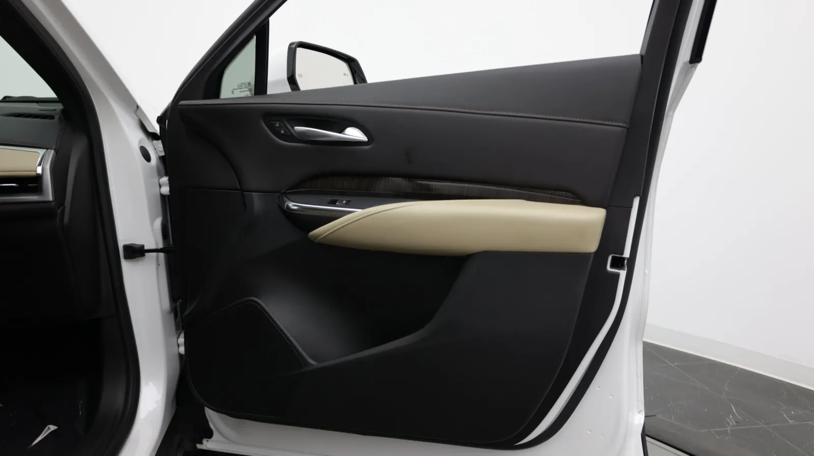 Cadillac XT4 photo 38