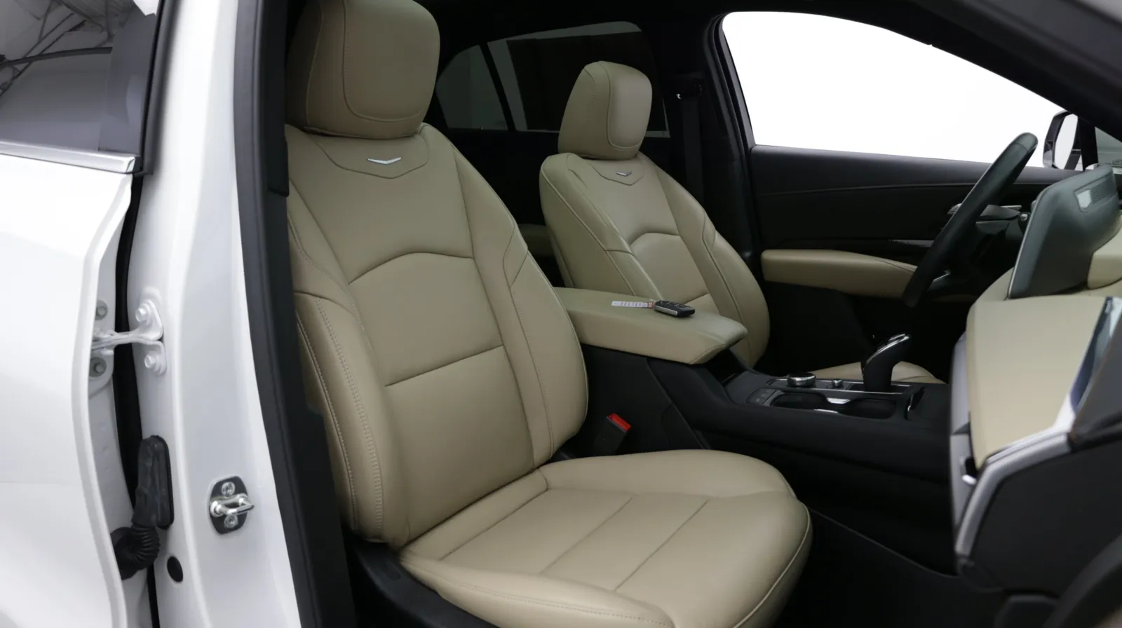 Cadillac XT4 photo 42