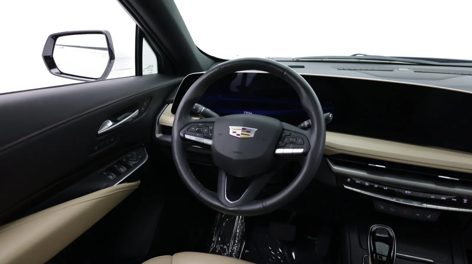 Cadillac XT4 photo 31