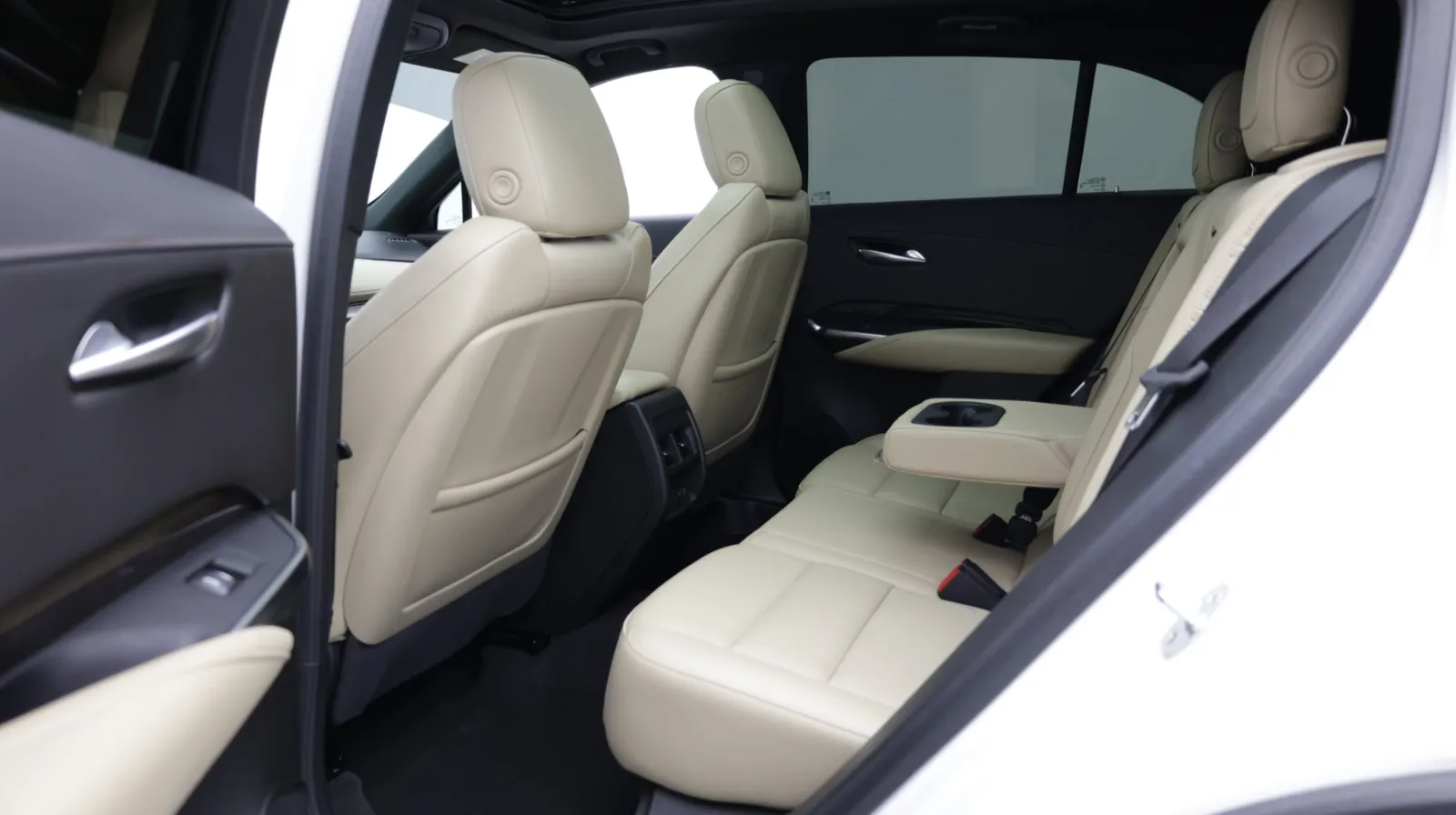 Cadillac XT4 photo 28