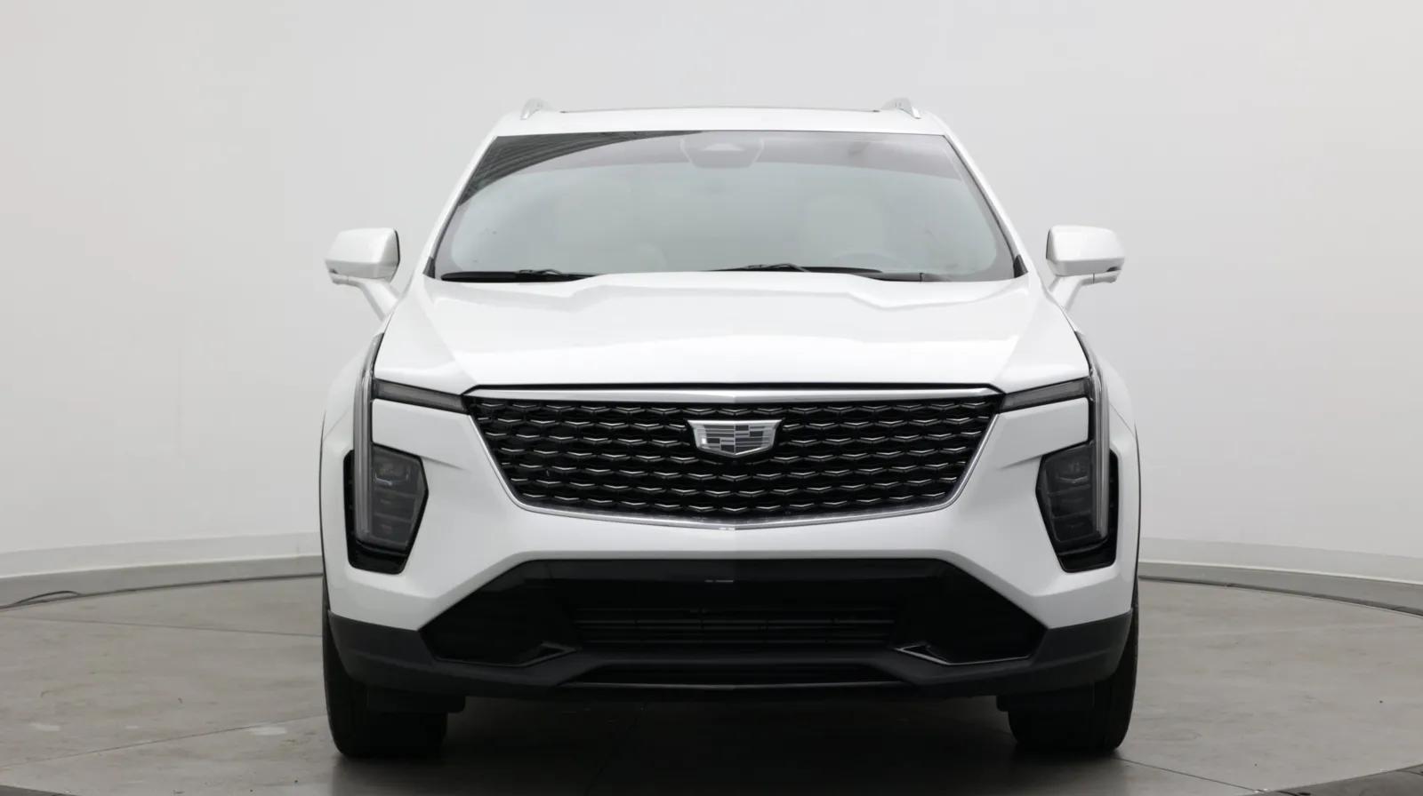 Cadillac XT4 photo 2