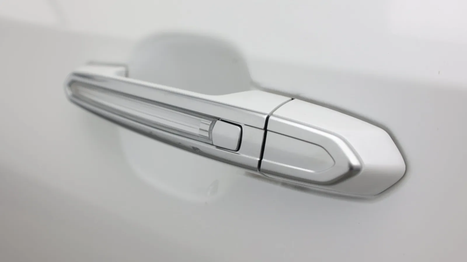 Cadillac XT4 photo 10