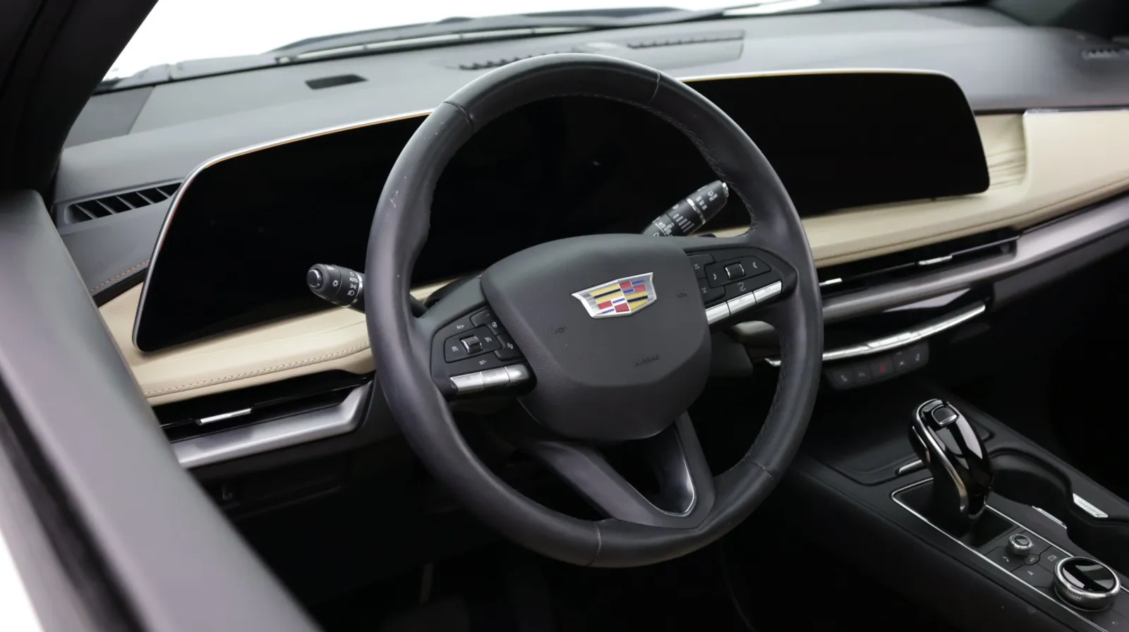 Cadillac XT4 photo 11
