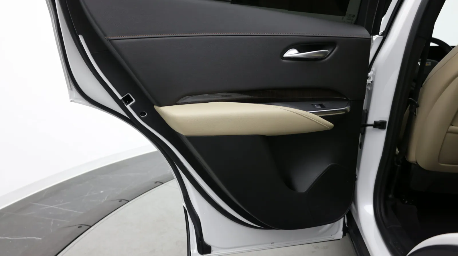 Cadillac XT4 photo 29