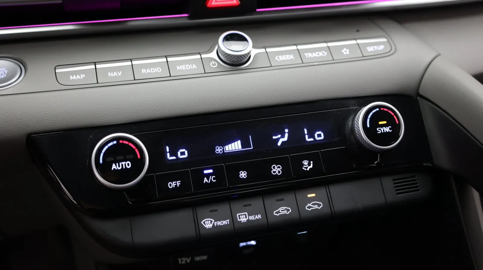 Hyundai Elantra photo 16