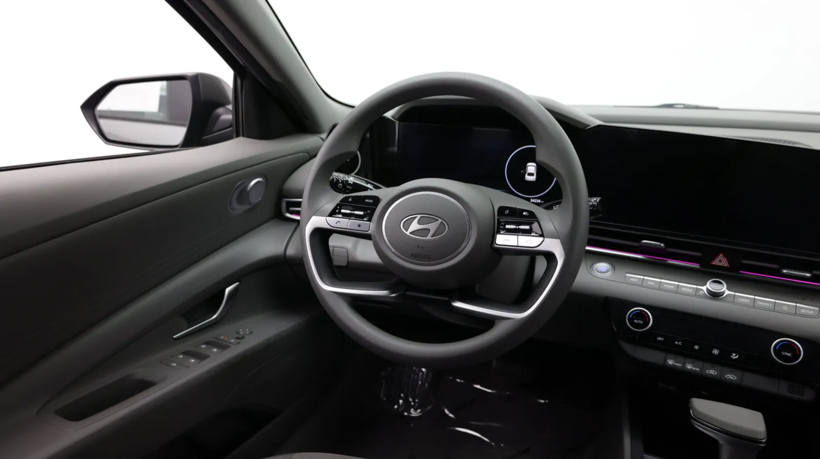 Hyundai Elantra photo 26