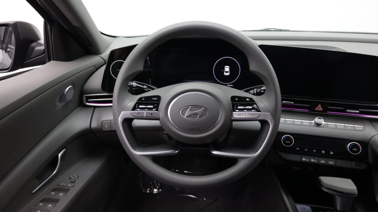 Hyundai Elantra photo 25