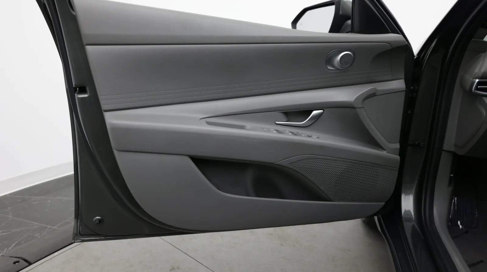 Hyundai Elantra photo 11