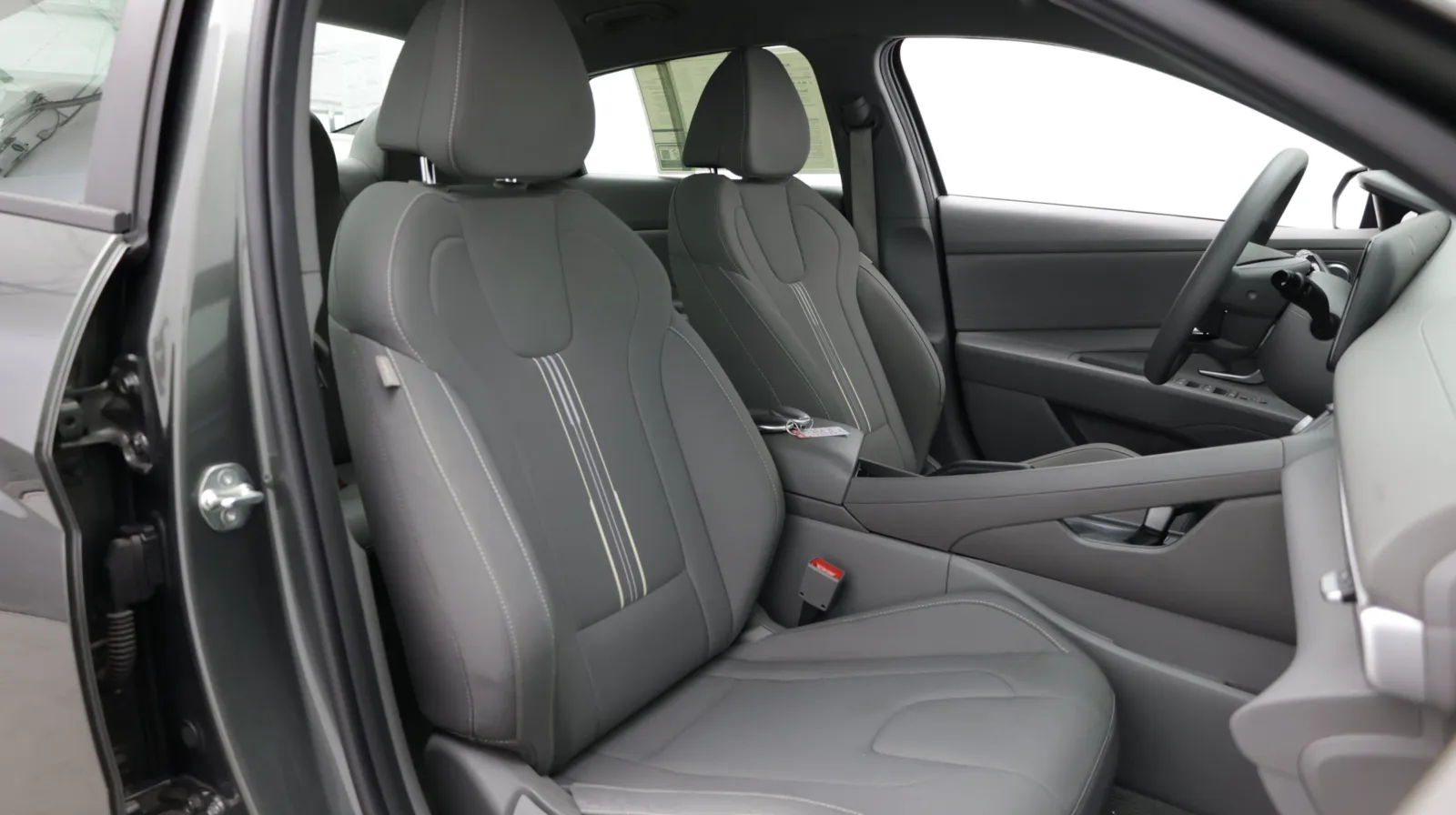Hyundai Elantra photo 33